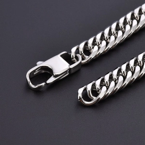 Bracciale da uomo a catena cubana in acciaio inossidabile argento con chiusura a moschettone