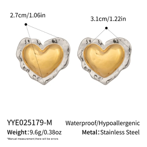 Detail of two-tone heart earrings in stainless steel with dimensions and weight info