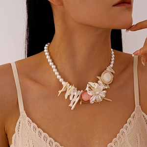 Flower Artificial Pearl Necklace Alloy Imitation Artificial Pearl Resin Shell Floral 3D Fragment Pendants Bohemian Vacation Jewelry For Women