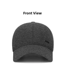 Vista frontale di un cappello da baseball in lana grigio antracite spesso con logo