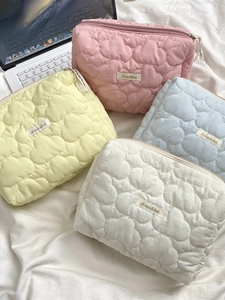 Quilted Heart Pattern Cosmetic Bag Large Capacity Travel Makeup Pouch Cute Zipper Toiletry Organizer Portable Storage