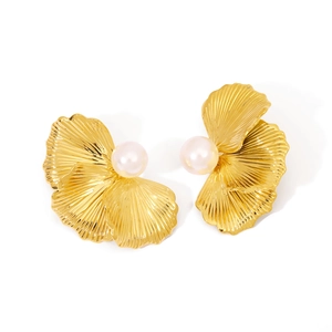Vintage gold-plated fan-shaped flower earrings with textured petals and pearls