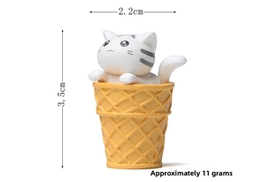 Detailed size chart showing 3.5cm height and 2.2cm width of cat ice cream figurine
