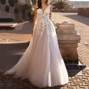 Deep V Neck Sleeveless Wedding Dress Lace 3D Floral Appliques Tulle Bridal Gown Floor Length Elegant Backless Party Wear