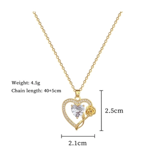 Detailed size specifications for heart rose necklace with 40+5cm chain and 4.5g weight
