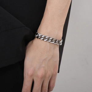 Classic silver stainless steel Cuban link bracelet for men and women in punk style