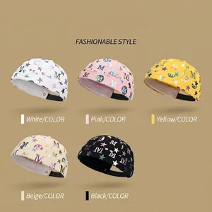 Bonnets docker sans bord avec motifs d'étoiles en cinq couleurs variées pour style urbain