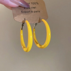 Créoles rondes géométriques minimalistes en émail jaune vif pour femmes élégantes