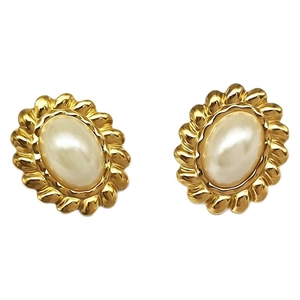 Vintage twist gold rimmed pearl stud earrings in 18K gold plated stainless steel