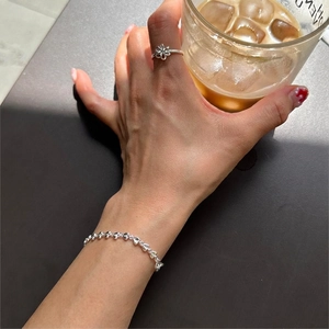 Elegant S925 sterling silver heart link bracelet and floral ring set for women