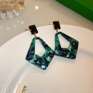 Vintage dark green marble geometric earrings with black rectangular gemstone accent