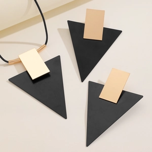 Parure bijoux 3 pièces avec pendentifs géométriques noir et or et collier en cordelette