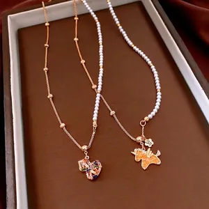 Asymmetrische Halskette 18K Vergoldetes Kupfer Mit Künstliche Perlenimitat Herz Einhorn Anhänger Luxus Vintage Schmuck Für Frauen