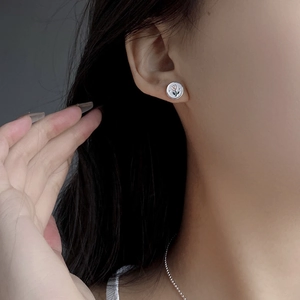 S925 Sterling Silver Tulip Stud Earring with Pink Enamel Detail on Female Model