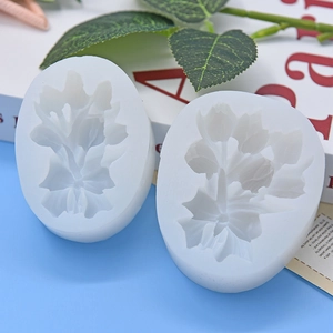 White flower-shaped silicone mold for cake fondant and chocolate DIY baking crafts