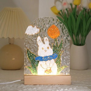Veilleuse tulipe DIY faite main avec socle en bois et panneau en verre acrylique lapin