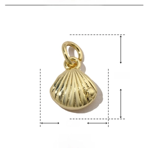 Detailed view of a gold-plated shell pendant with dimensions 8mm by 13mm for DIY jewelry