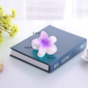 Detailed view of purple gradient flower hair claw with 4.0cm x 3.7cm size markings