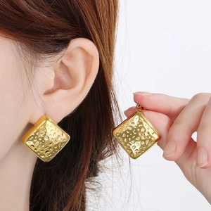 Edelstahl Quadratische Ohrstecker Mit Hammerschlag-Textur Für Damen Geometrische Unebene Oberfläche Minimalistischer Modeschmuck