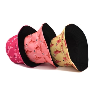 Bob tendance avec imprimé flamant rose et jaune pour protection solaire et activités de plein air