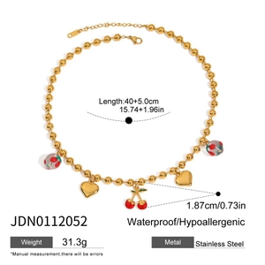 Détails du collier de perles avec breloques cerise et caractéristiques en acier
