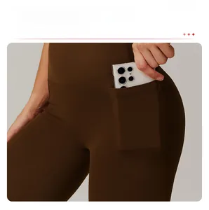 Détails du legging de yoga taille haute marron foncé avec poches latérales profondes