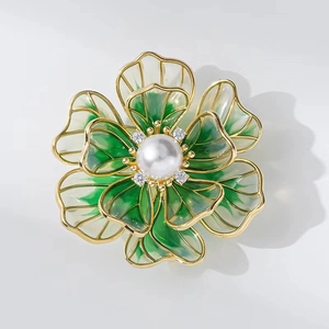 Exquisite enamel flower brooch with white pearl and gold plating in vintage style