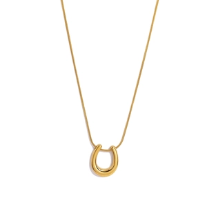 Elegant gold titanium steel U-shaped horseshoe necklace with minimalist thin chain