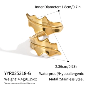 Macro shot detailing dimensions and stainless steel material of golden seaweed leaf ring