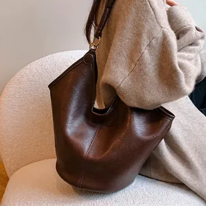 Retro deep brown large shoulder tote bag with gold ring hardware for elegant women