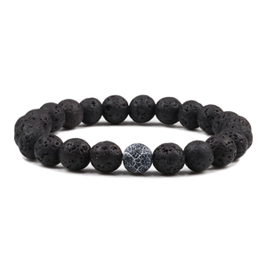 Bracelet en pierre de lave noire naturelle avec une perle d'agate craquelée blanche