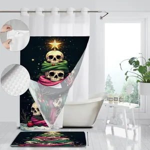 Detailansicht von Gothic Totenkopf Weihnachtsbaum Duschvorhang und Badematten Set