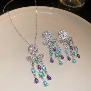 Set gioielli vintage in argento con nappe in zircone blu e gemme in vassoio bianco
