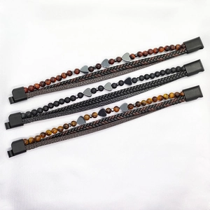 Bracciali multistrato in pelle ed ematite con ciondolo a cuore e chiusura magnetica