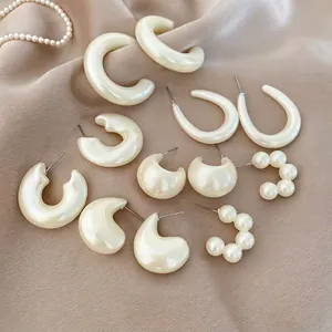 Retro Elegant Artificial Pearl White Acrylic Earrings For Women With Silver Earring Post C-Shaped Geometric Simple Style