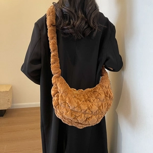 Brown quilted velvet cloud bag with large capacity for women casual shoulder style