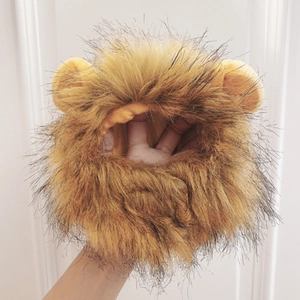 Vista detallada del gorro de melena de león para gatos y perros pequeños en felpa suave