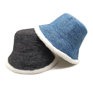 Chapeau De Seau D'Hiver Pour Femmes Denim Bordure En Fausse Fourrure Épais Chaud Peluche Style Vintage