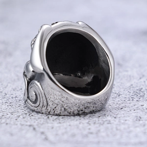 Punk style stainless steel ring with vintage spiral cloud patterns in silver finish