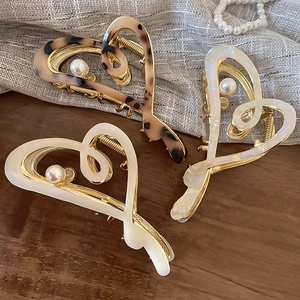 Pinces à cheveux rétro en acrylique en forme de cœur avec perles et écaille