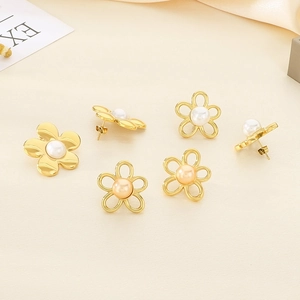 Boucles d'oreilles fleurs en acier inoxydable doré 18K avec perles blanches et champagne
