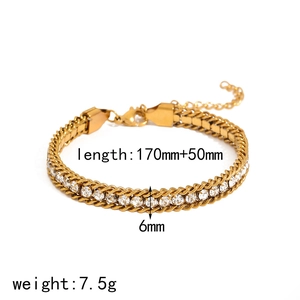 Vue détaillée du bracelet en acier doré 18 carats montrant la largeur 6mm et longueur 170mm