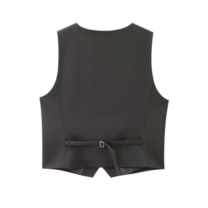Vue arrière du gilet de costume noir pour homme avec boucle réglable au dos du tissu