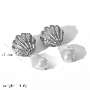 Silver shell earrings with baroque pearls detail, length 24.5mm and weight 14.6g