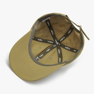 Casquette de baseball jaune moutarde respirante avec coutures renforcées et trous laser