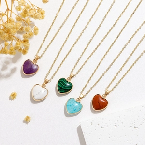 Minimalist Gold Plated Heart Pendant Necklace Natural Stone Crystal Heart Jewelry For Women Commuter Fashion Necklace