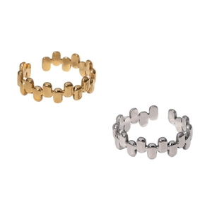 Adjustable pill-shaped link rings in gold and silver finish stainless steel
