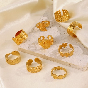 9-piece vintage 18K gold plated stainless steel chain and geometric ring set for women