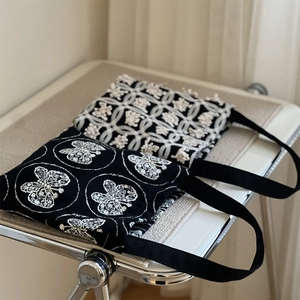 Retro butterfly embroidered canvas mini underarm bag with artisan floral patterns