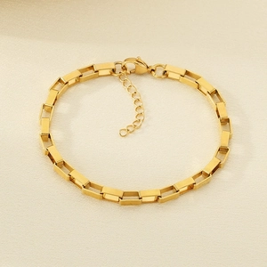 Detail view of 18K gold plated rectangular link bracelet with adjustable lobster clasp